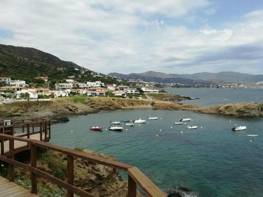 Residence Avec Piscine Face A La Mer, 1Ere Ligne Llançà Exterior foto